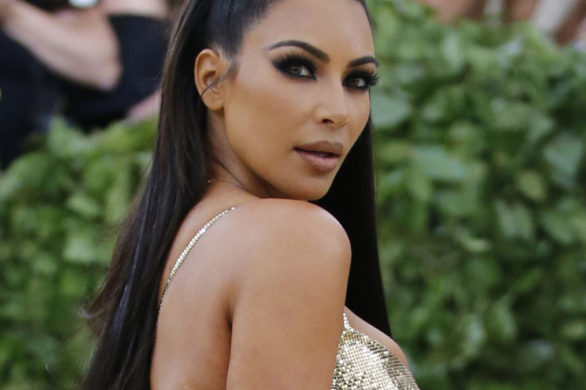 Dlaczego Kim Kardashian na Gali MET wyglądała dziwnie? Wiemy, co było jej…