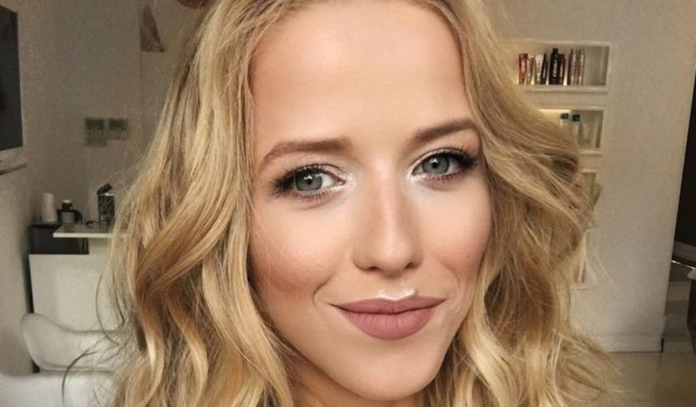 To mleko?! Jessica Mercedes nie popisała się makijażem… (FOTO) To mleko?! Jessica Mercedes nie popisała się makijażem… (FOTO)