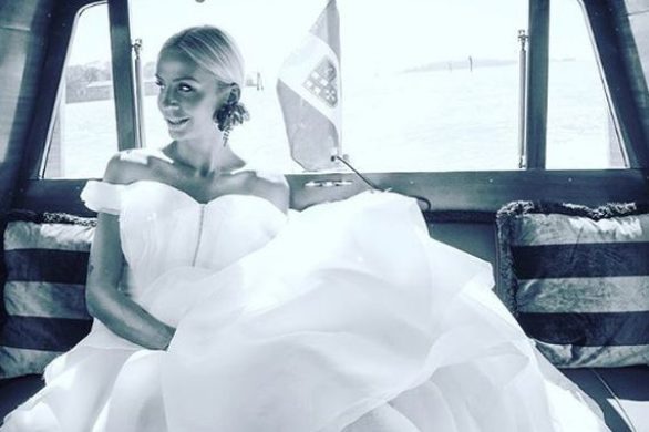 Nie uwierzycie, w jakich butach poszła do ślubu Agnieszka Szulim!