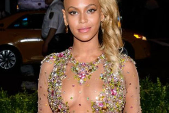 Beyonce niczym naga bogini na Gali MET (FOTO)