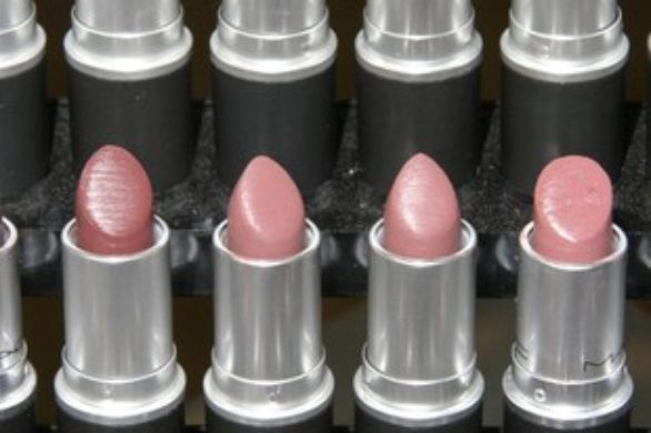 Jak rozsądnie kupować kosmetyki