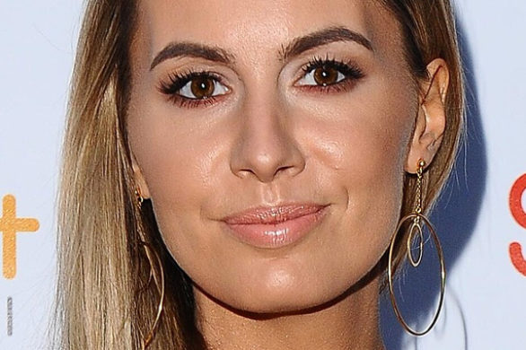 Agnieszka Hyży pokazuje nogi na Polsat SuperHit Festiwal 2017 (FOTO)