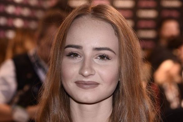 Zobaczcie, jak Littlemooonster96 wyglądała na swojej studniówce! (FOTO)