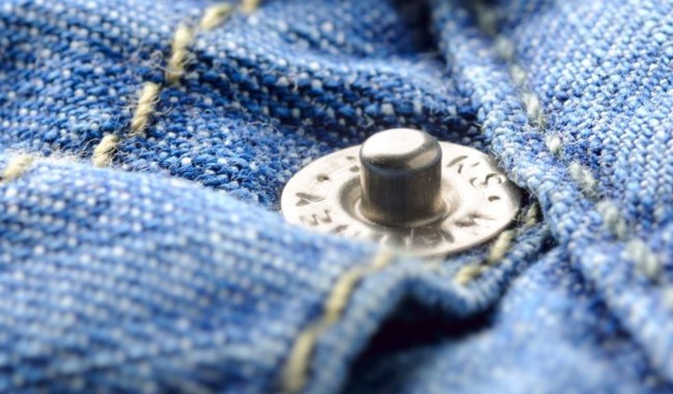 Wiesz, po co są małe nity przy kieszeniach jeansów? Oto odpowiedź… Wiesz, po co są małe nity przy kieszeniach jeansów? Oto odpowiedź…