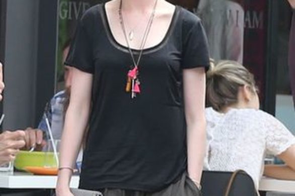 Nietrafiony look Anne Hathaway (FOTO)