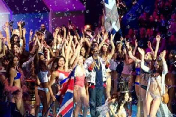 Bieliźniana marka Etam i show w stylu Victoria’s Secret!