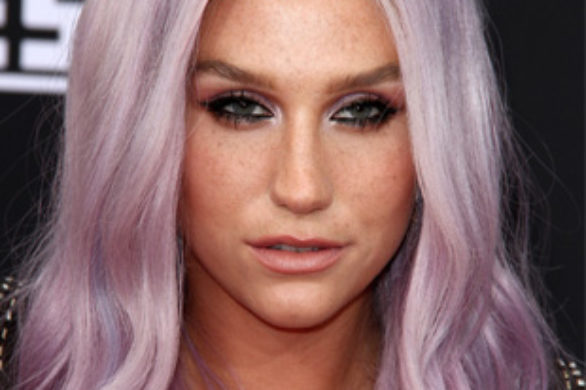 Modowo-urodowa masakra w wydaniu Keshy (FOTO)