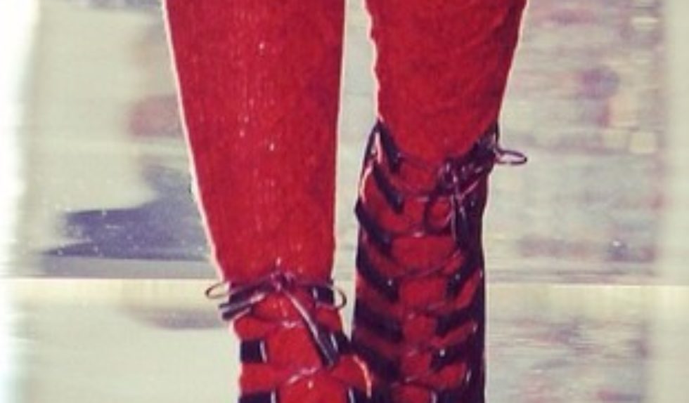 Jak nosić sznurowane botki zimą? (FOTO)