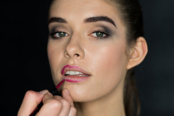 Karnawałowy makijaż w pięciu krokach, którym oczarujesz wszystkich!