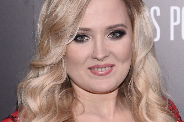 OMG… Gosia Andrzejewicz wygląda, jakby szła na swoją studniówkę… (FOTO)