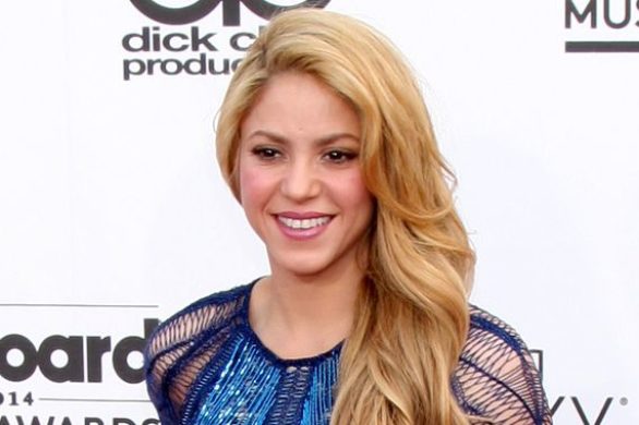 Układanie jej włosów to prawdziwa męka dla każdego fryzjera… [VIDEO]