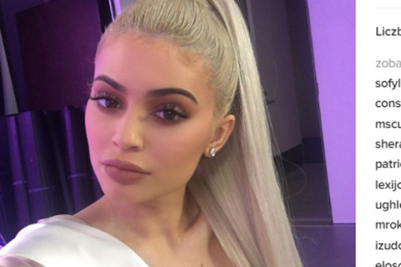 Kylie Jenner powiększyła piersi? Musicie zobaczyć te zdjęcia… (FOTO)