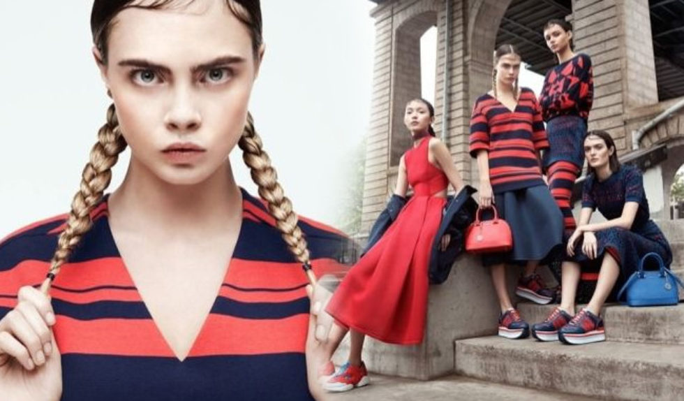 Cara Delevingne w kampanii DKNY… wygląda kiepsko? (FOTO) Cara Delevingne w kampanii DKNY… wygląda kiepsko? (FOTO)