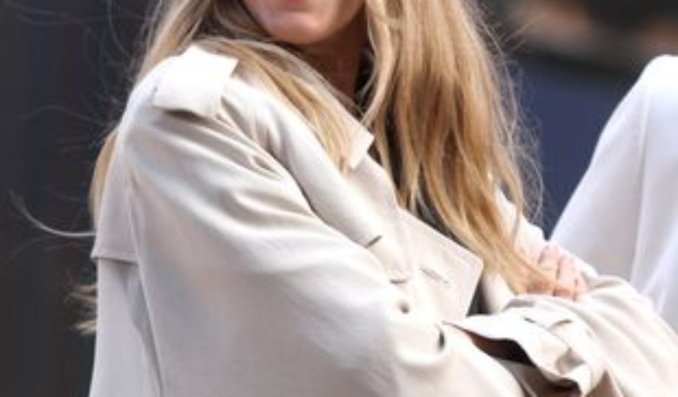 Cara Delevingne znowu pozuje dla DKNY (FOTO) Cara Delevingne znowu pozuje dla DKNY (FOTO)