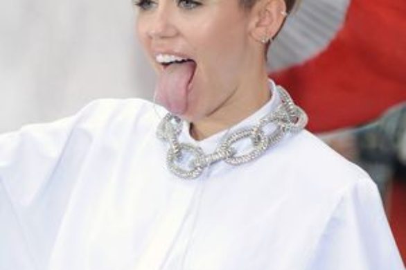 Miley Cyrus znowu pokazała pupę (FOTO)