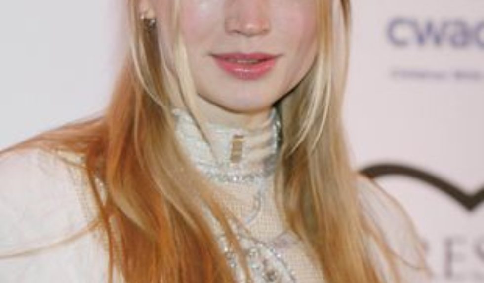 Wyrywają sobie zęby, by mieć szczuplejszą twarz (FOTO)