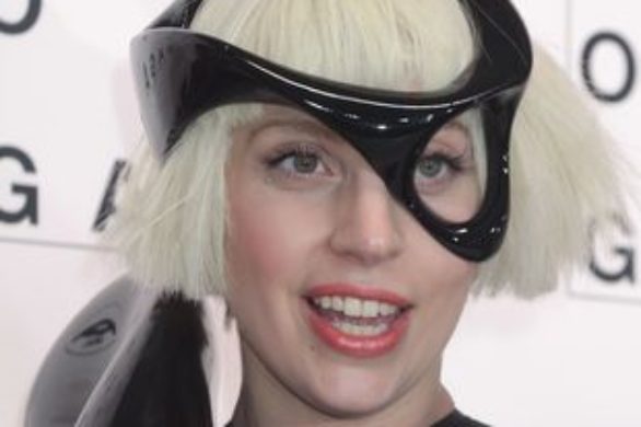 Lady Gaga pokazała się w latającej kreacji (FOTO+VIDEO)