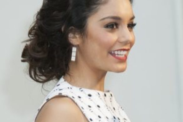 Vanessa Hudgens nie trafiła z kreacją? (FOTO)