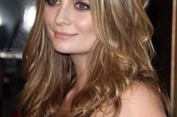 Mischa Barton w za ciasnej spódnicy (FOTO)