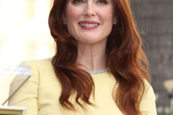 Julianne Moore w pastelowej kreacji (FOTO)
