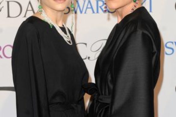 Bliźniaczki Olsen zaprojektowały pierwszą suknię ślubną!