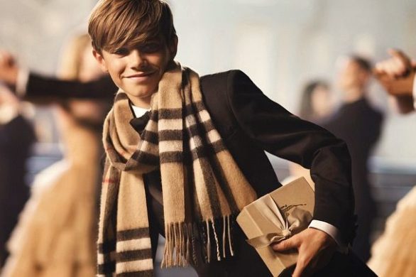 Romeo Beckham podbija serca fanek w spocie Burberry (FOTO)