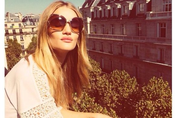 Jak Rosie Huntington-Whiteley wygląda tuż po przebudzeniu?