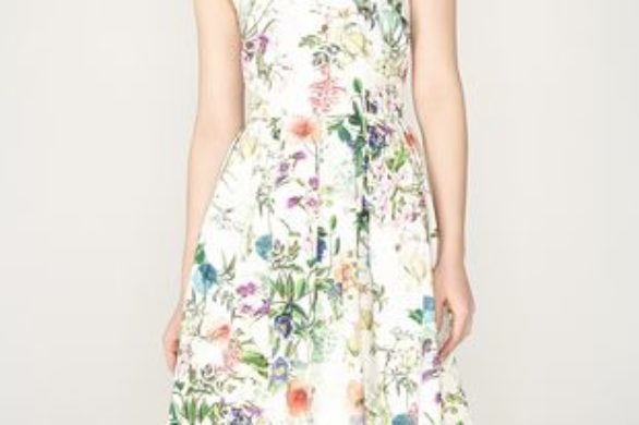 Trend na lato – minisukienki w kwiaty (FOTO)