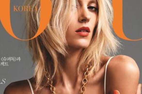 Anja Rubik na okładce styczniowego Vogue Korea