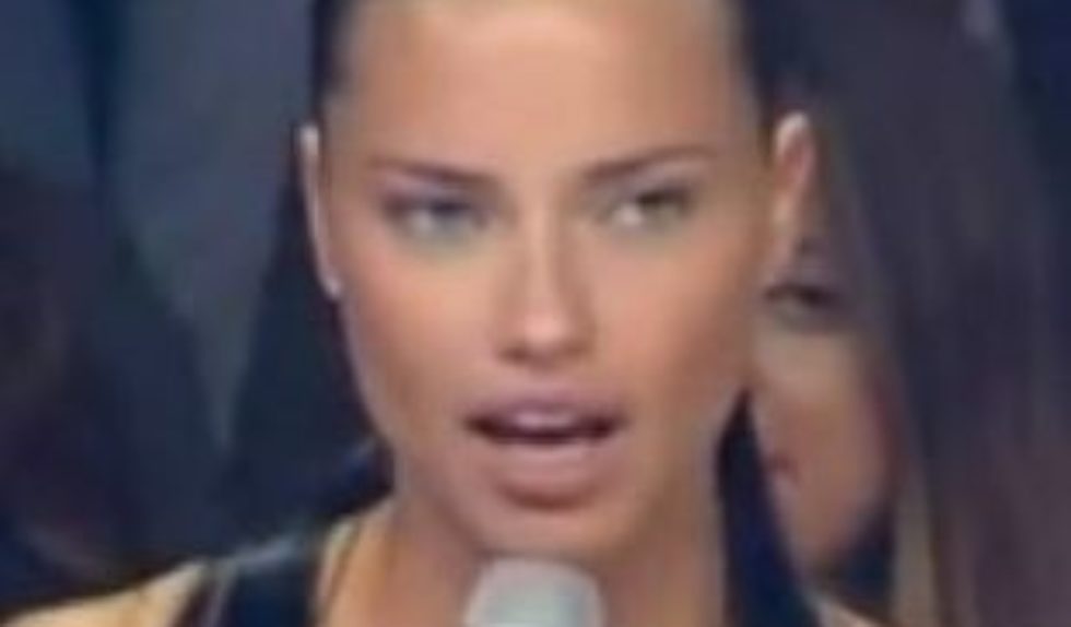 Jak tańczy Adriana Lima? (VIDEO) Jak tańczy Adriana Lima? (VIDEO)