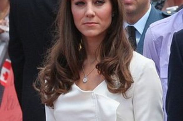 Kate Middleton w białej sukience Reiss (FOTO)