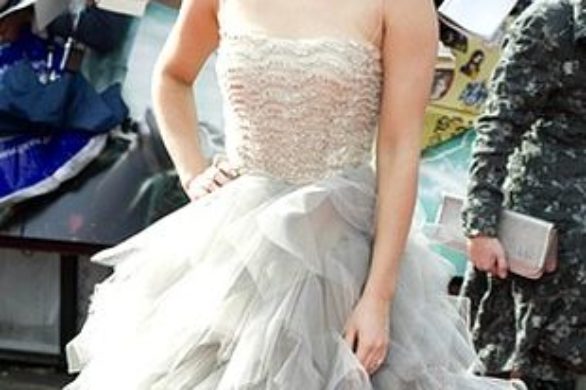 Emma Watson w sukni Oscara de la Renta (FOTO)
