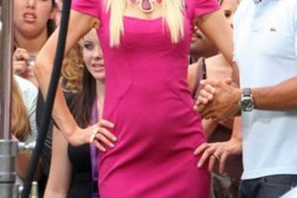 Różowa sukienka Paris Hilton (FOTO)