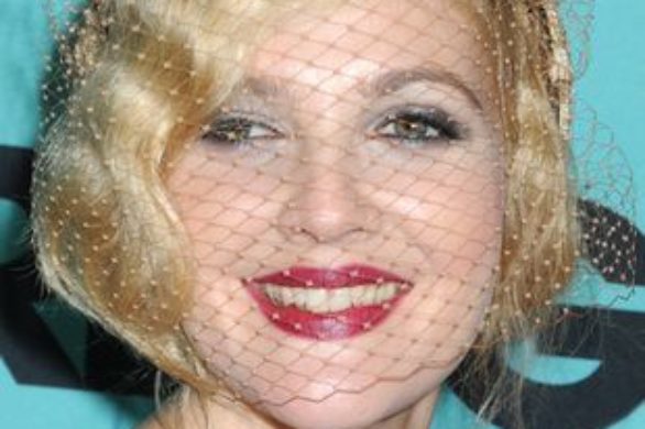 Zachwycająca Drew Barrymore w stylu retro