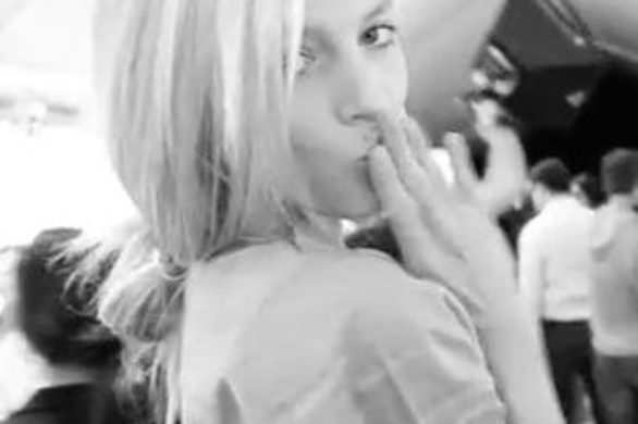 Śpiewające modelki na Fashion Week 2011 (VIDEO)