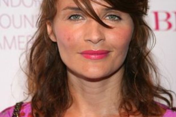 Helena Christensen w różyczkach