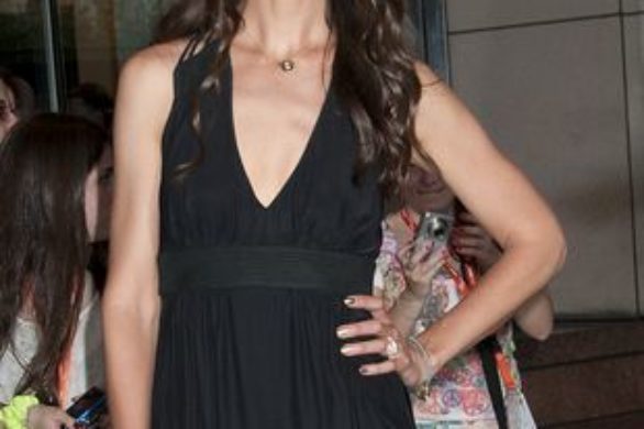 Katie Holmes w sukience ze swojej własnej kolekcji (FOTO)
