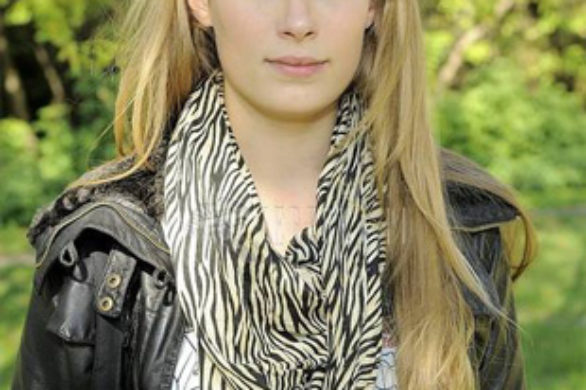 Julia Pietrucha wystylizowana