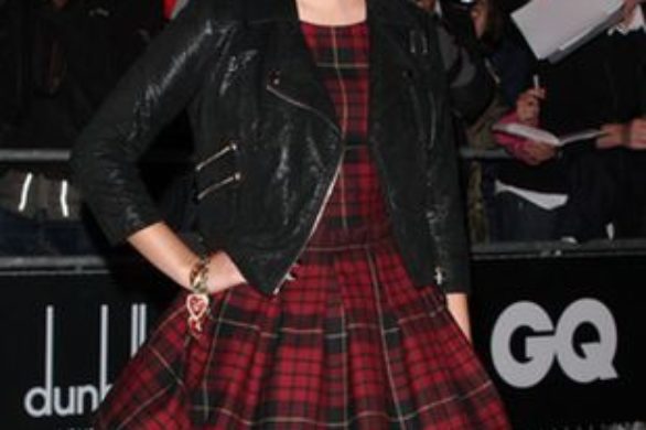 Emma Watson w sukience w kratkę (FOTO)