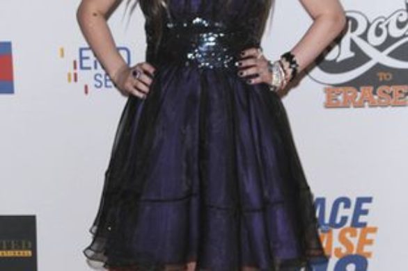 Avril Lavigne w fiolecie