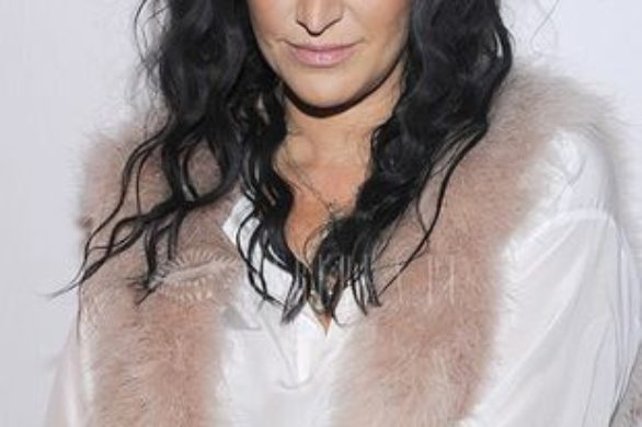 Kayah odważnie odsłania nogi (FOTO)