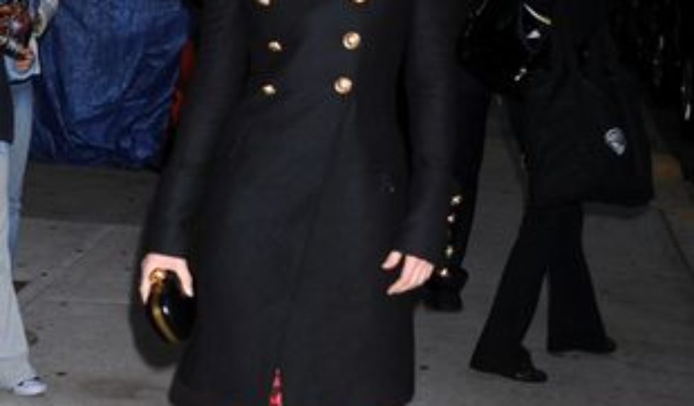 Emma Watson w płaszczu Burberry (FOTO)