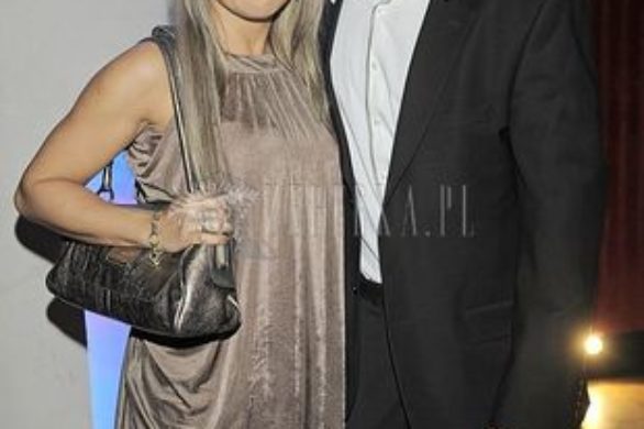 Katarzyna Skrzynecka w kolorze cappuccino