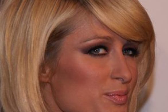 Paris Hilton na fioletowo