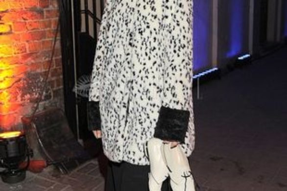 Tola  Szlagowska znowu straszy strojem (FOTO)