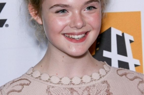 Elle Fanning kolejny raz w Valentino (FOTO)