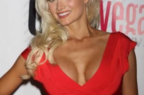 Bandażowa czerwień Holly Madison