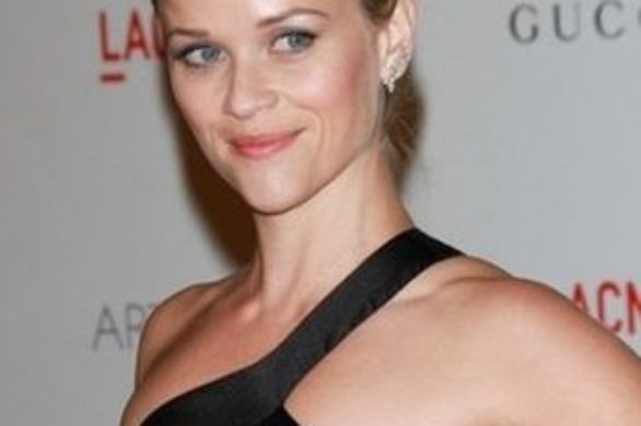 Reese Witherspoon w asymetrycznej małej czarnej (FOTO)