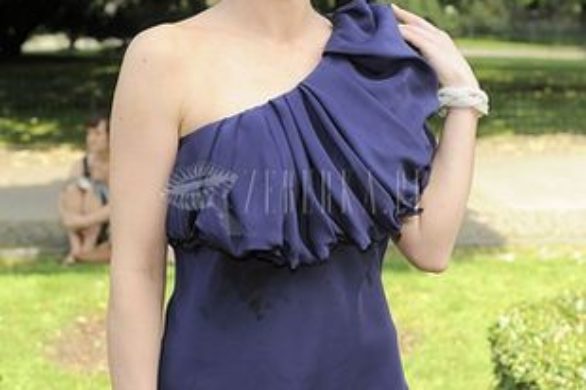 Granatowa Monika Richardson