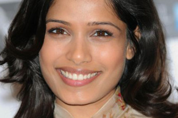 Gwiazda Slumdoga w stroju od Diora (FOTO)